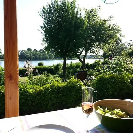 Haus Am See In Der Schaalsee Region 度假居